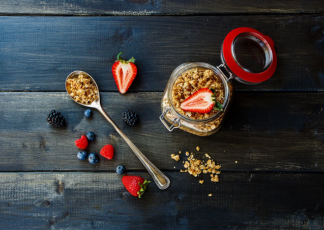 Image of fiber rich grains and berries.