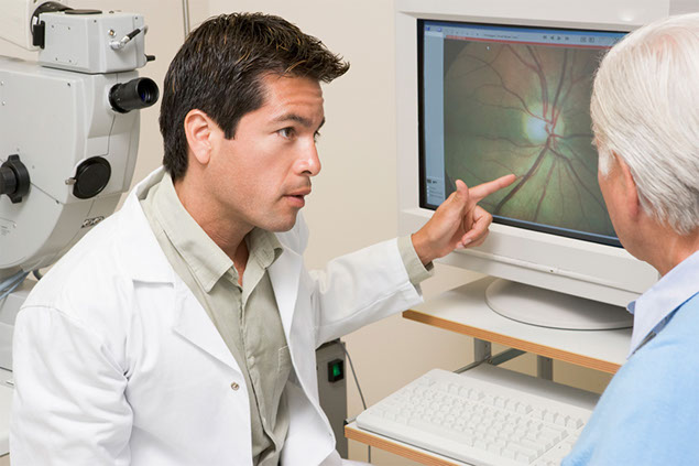 Image of patient with eye doctor.