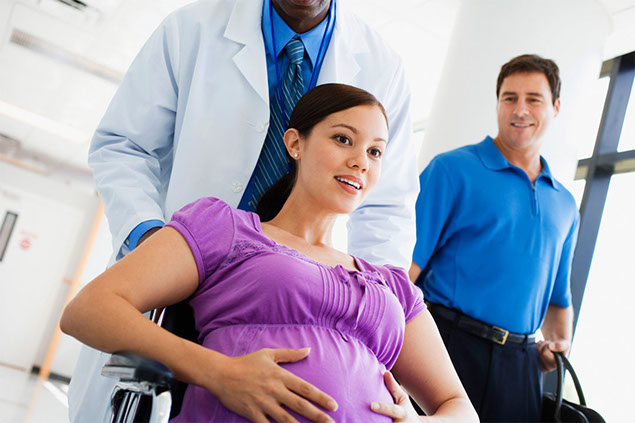 Image of pregnant women at the hospital.