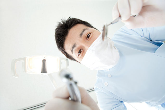 Image of dentist.