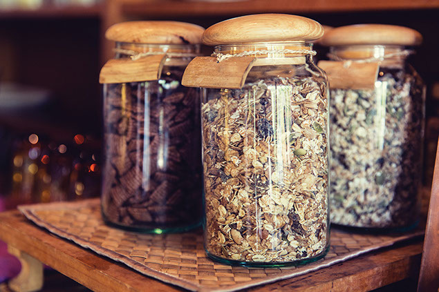 Image of oats in jars.