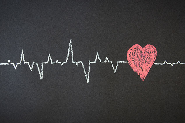Chalk illustratiion of a heartbeat diagram.